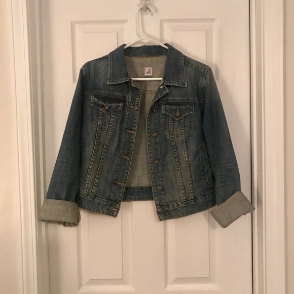 Medium Wash Jean jacket - Picture 1 of 3
